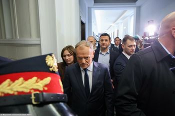 Tajne obrady Sejmu. Premier stanął na mównicy