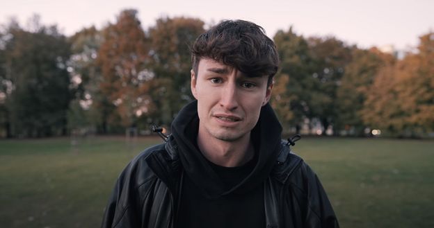 TYLKO NA PUDELKU: Ekspert od mowy ciała ocenia łzawy film Marcina Dubiela: "Nakręcony materiał jest CZYSTĄ MANIPULACJĄ"