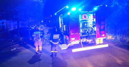 Alarm przy ul. Bajkowej. Strażacy sprawdzali zgłoszenie o niebezpiecznej substancji w garażu podziemnym [ZDJĘCIA]