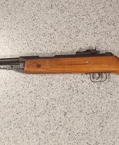 Postrzelił syna w głowę. Mężczyzna z zarzutami