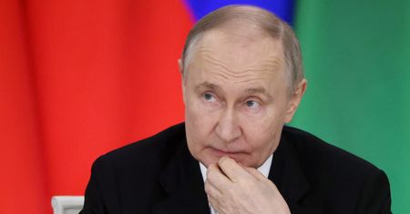 Putin dyktuje warunki Trumpowi w sprawie Ukrainy. Francuskie media komentują