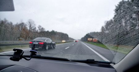 "Wyskoczył z jadącego pojazdu". Chwile grozy na A4