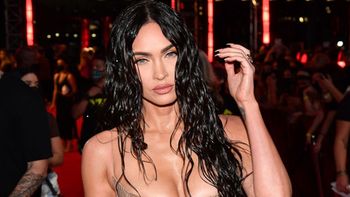 Megan Fox naraziła się swoją zmysłową sesją: "40-letnia matka publikuje takie G**NO". Wzięła odwet w komentarzu: "Który z MOICH BYŁYCH to napisał?"