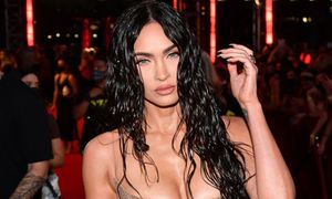 Megan Fox naraziła się swoją zmysłową sesją: "40-letnia matka publikuje takie G**NO". Wzięła odwet w komentarzu: "Który z MOICH BYŁYCH to napisał?"