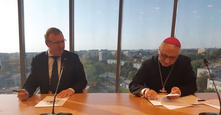 TVP codziennie pokaże mszę świętą. Kurski dogadał się z Episkopatem