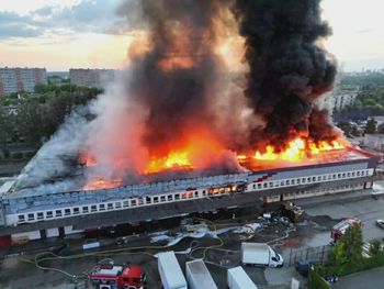 Po pożarze hali przy Rembielińskiego 8 ruszają zbiórki. Przedsiębiorcy walczą o odbudowę swoich firm