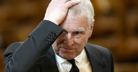 Andrzej Mountbatten-Windsor "uważa, że to niesprawiedliwe, że ludzie się od niego odwrócili". Współczujecie mu?