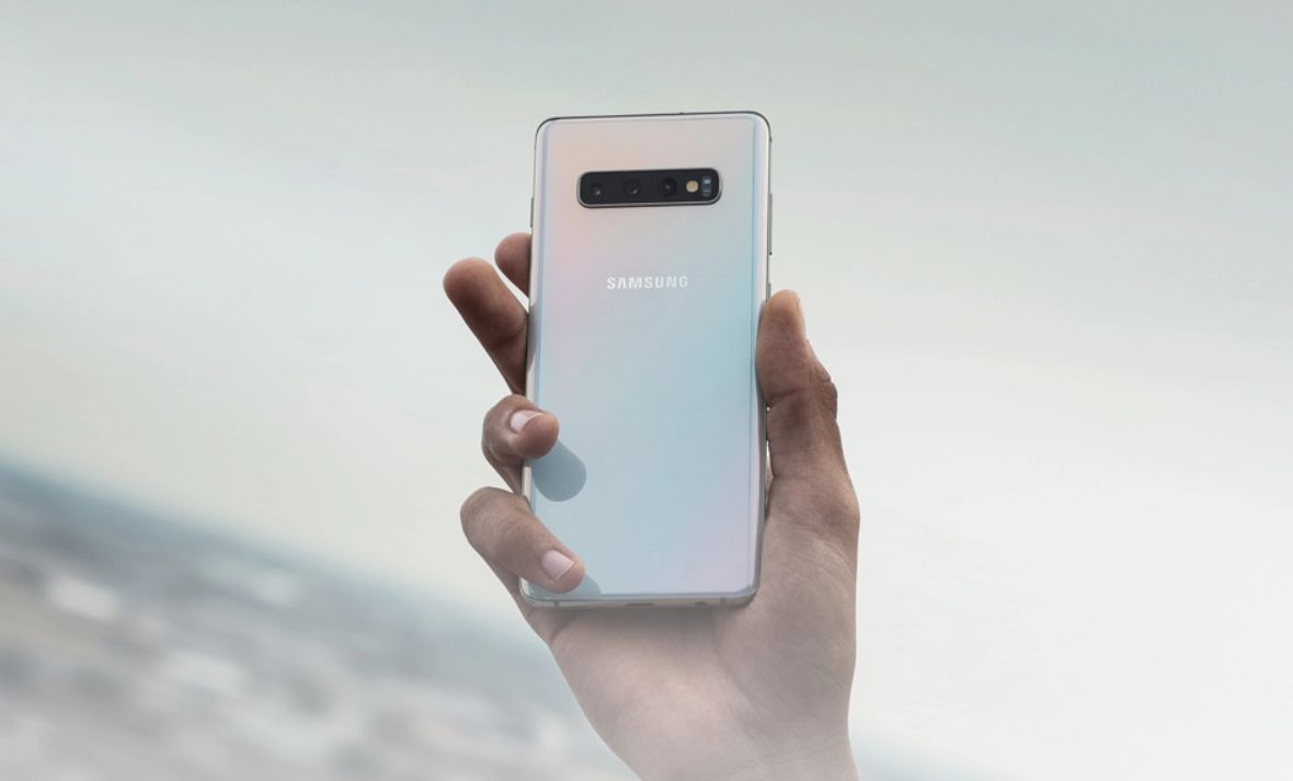 Samsung Galaxy S10 taniej o 400 złotych w x-kom, fot. x-kom