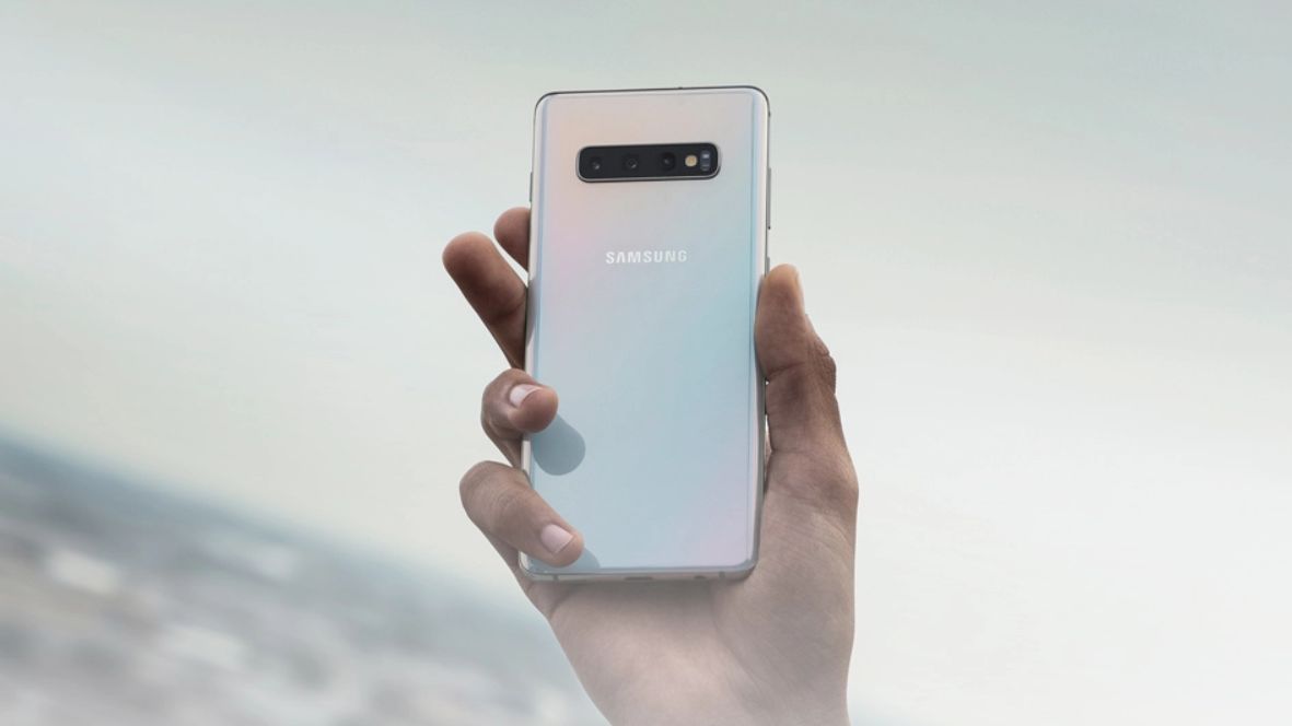 Samsung Galaxy S10 taniej o 400 złotych w x-kom, fot. x-kom