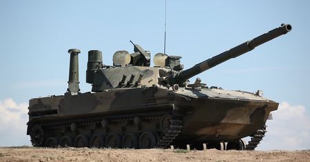 Rosja się chwali. Porównuje ten pojazd do T-90 niszczonych w Ukrainie