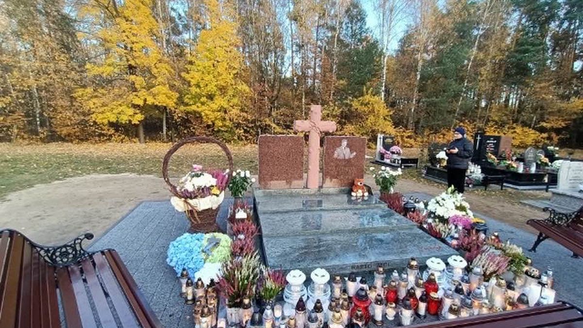 Pomnik Krzysztofa Krawczyka. 