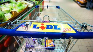 Promocje w Lidlu. Tylko dzisiaj kupisz taniej karkówkę, banany i kawę, ale jest haczyk