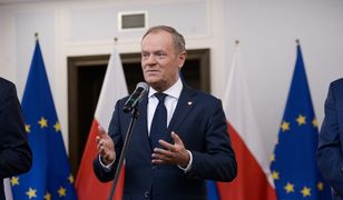 Otoczyli go dziennikarze. Tusk po podpisaniu: "zaskoczenie"