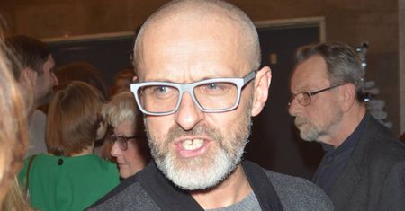 Jacek Poniedziałek: "Biedny, otumianiony 500+, tanio kupiony pseudodumą 40 procentowy "narodzie" - rozpłyń się i przepadnij. Jesteś ZAKAŁĄ ŚWIATA!"