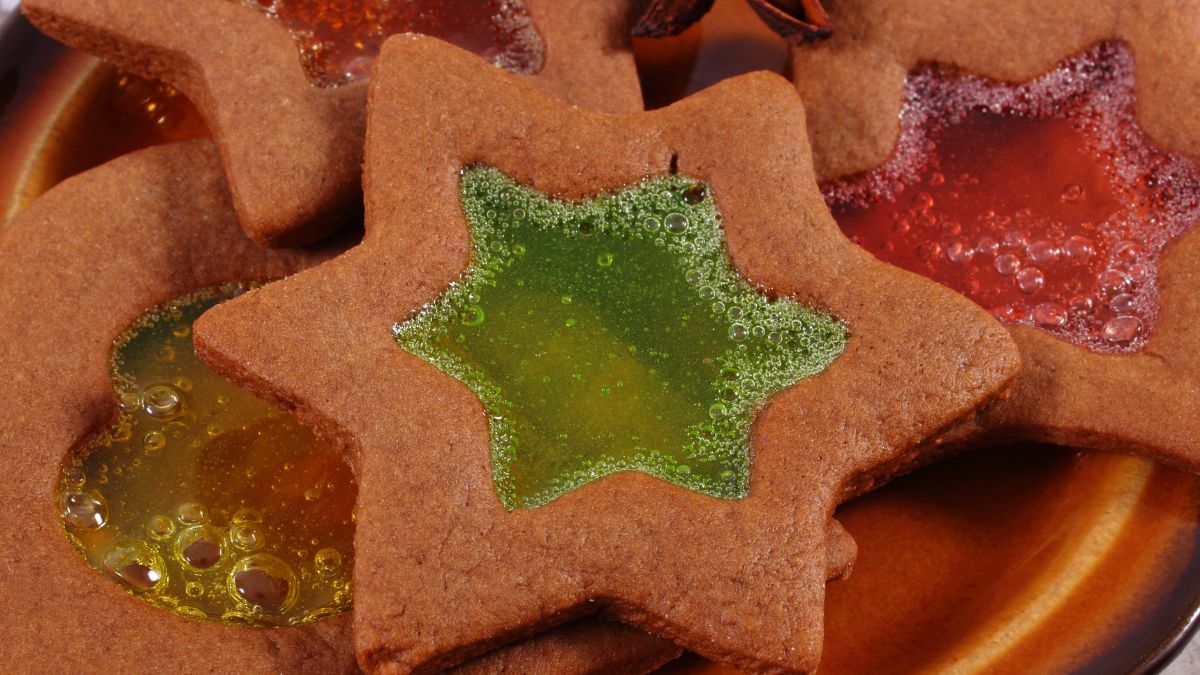 Zobacz, jak zrobić imponujące pierniki z witrażem