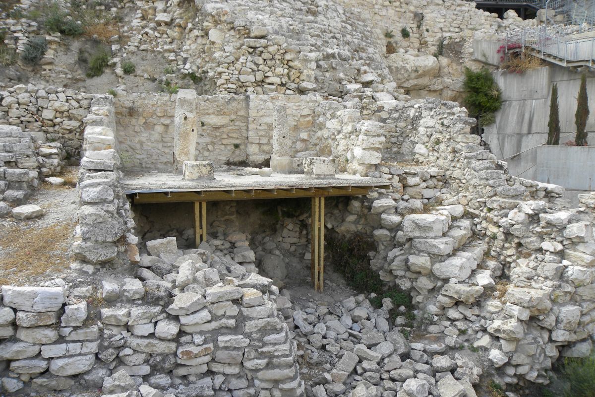 W Jerozolimie odkryto latrynę sprzed 2,5 tys. lat. Badacze ujawniają, na co chorowały ówczesne elity
