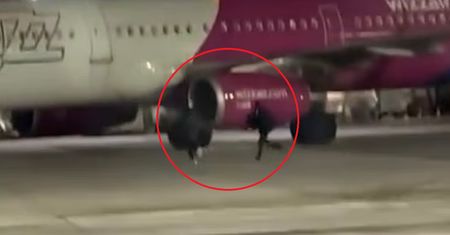 Sceny jak z filmu. Gonili samolot na lotnisku w Niemczech