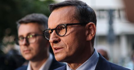 "Przyjdą po głowę prezesa". Morawiecki ostro o "intrygantach" i ich planie