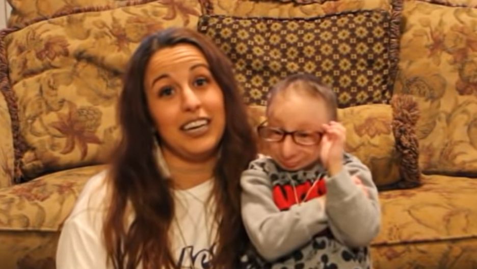 Ma 31 lat i tylko 76 cm wzrostu. To wynik rzadkiej choroby genetycznej