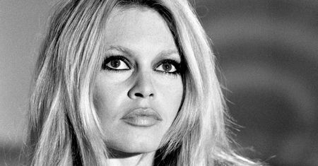 Brigitte Bardot nie chciała mieć dzieci. Kiedy zaszła w ciążę, biła się po brzuchu
