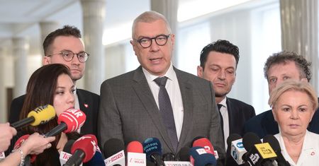 PO uderza w PiS. "Radzimy nie kopać się z koniem"
