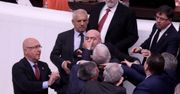 Bijatyka w parlamencie w Turcji. Polityk Dobrej Partii trafił na OIOM
