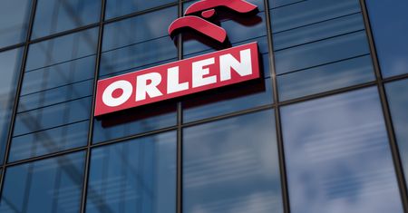 Afera przyniosła Orlenowi 1,5 mld zł straty. Poszukiwany listem gończym jest w Polsce