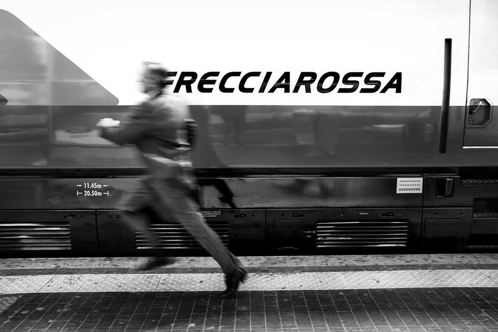 Fotografia uliczna pozbawiona twarzy w projekcie Diego Bardone 8