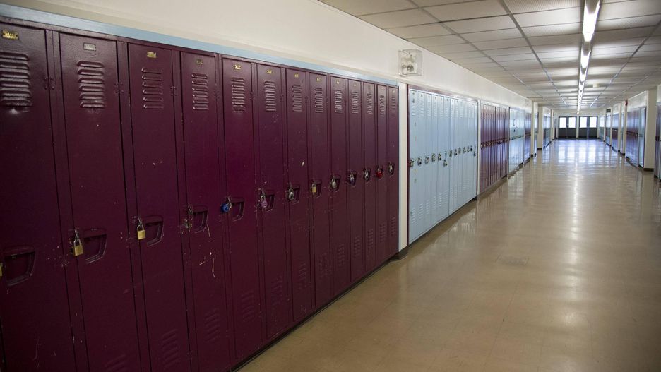 Kiedy dzieci wrócą do szkoły? Koronawirus zamroził edukację w placówkach oświatowych.