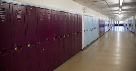 Koronawirus a edukacja. Kiedy dzieci wrócą do szkoły? "Zakończenie roku w trybie zdalnym". Nauczyciele liczą na czerwiec