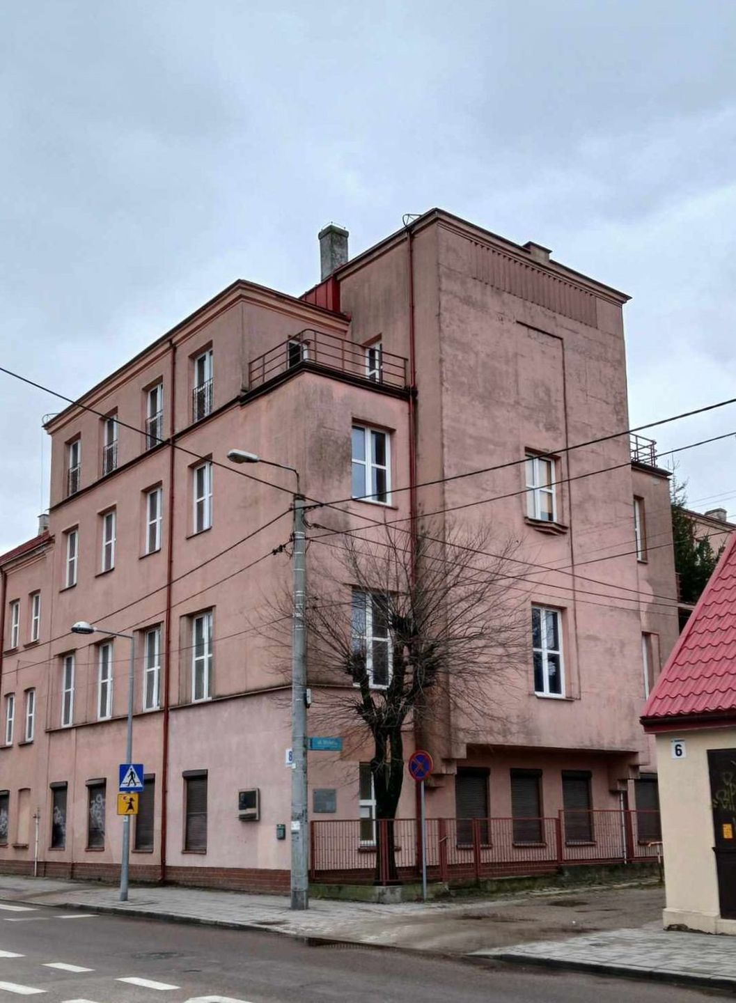 Budynek przy Słonimskiej 8 na Bojarach