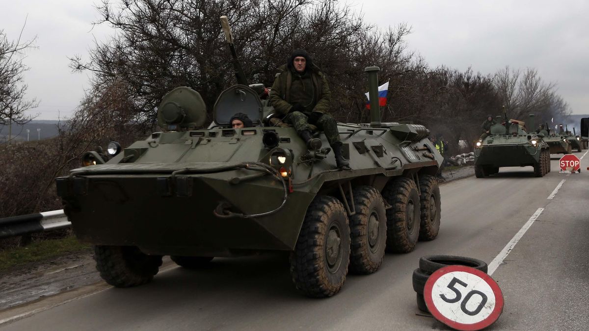 Russian Tanks
SIMEROPOL, CRIMEA, UKRAINE - FEBRUARY 28:  Russian armoured personnel carriers reported to be heading to Simferopol of Crimea, Ukraine on February 28, 2014. (Photo by Bulent Doruk/Anadolu Agency/Getty Images)
Anadolu
Russia, Ukraine, Unrest, arms, crimea, kiev, military, tanks