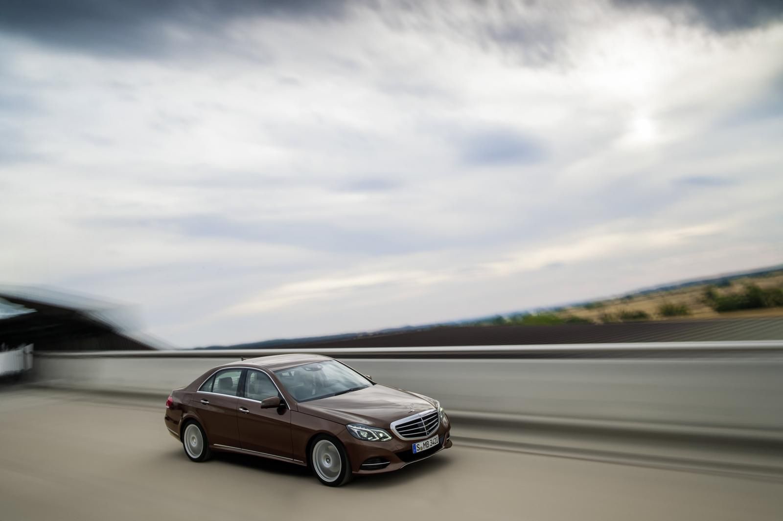 2014 Mercedes-Benz Klasy E [galeria] 33