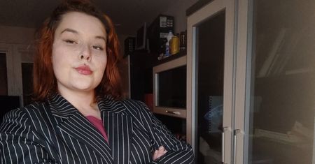 Iza pracowała w branży seksualnej. Teraz ostrzega inne dziewczyny