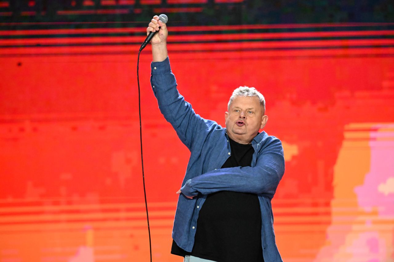 "Ratowałem się przed covidem". Kazik Staszewski tłumaczy się z niedyspozycji