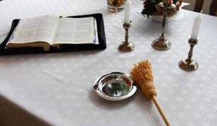 Proboszcz nie przejmuje się pandemią. Rusza z kolędą