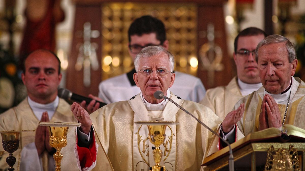 Ile osób może przebywać w kościołach od niedzieli?