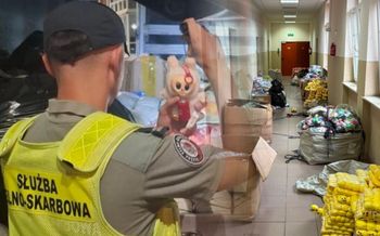 Miały trafić do automatów w Polsce. KAS zatrzymała tysiące zabawek