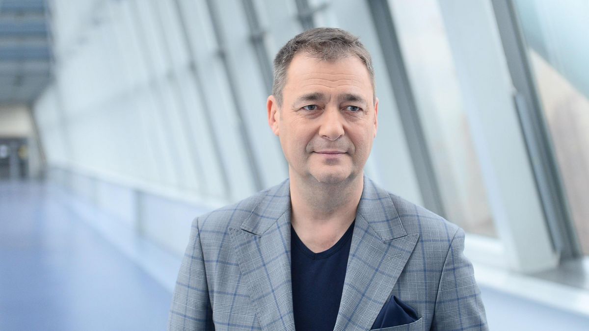 Jacek Rozenek chce pomagać innym chorym.