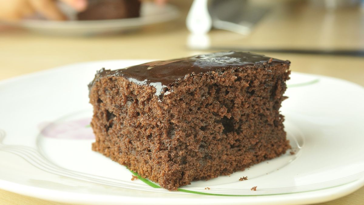 Murzynek z dżemem – przepis krok po kroku