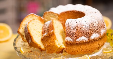 Klasyczna babka cytrynowa z cukrem pudrem. Wyrośnie jak marzenie