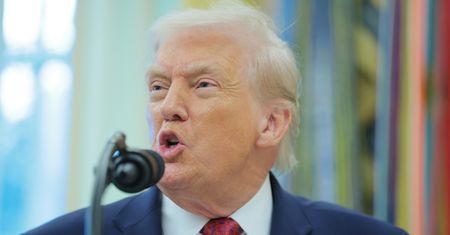 Trump chce od BBC 10 mld dol. Stacja nie zgadza się z oskarżeniem