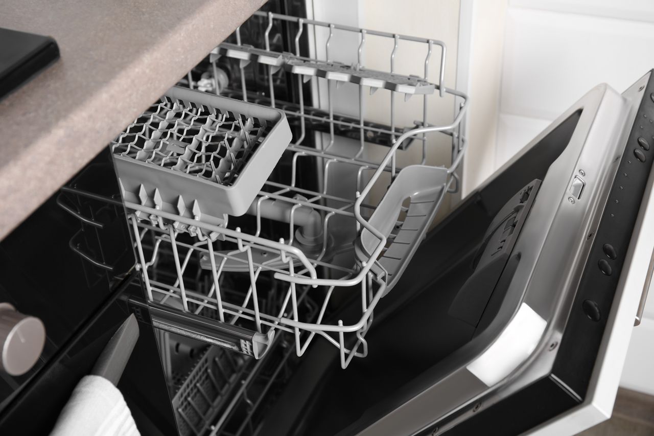 Top shelf of clearance dishwasher not cleaning