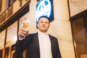 Ile na swoim pubie zarobił Sławomir Mentzen? Znamy wyniki biznesu toruńskiego polityka