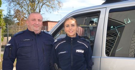 Leżał w kałuży krwi. Policjanci z Wejherowa zdążyli w ostatniej chwili
