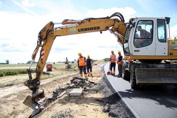 Lubelskie: Miliony na nowe drogi. Gorzej z transportem kolejowym