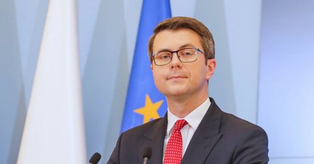 Unijne pieniądze dla Polski wciąż blokowane. Ostre słowa rzecznika rządu