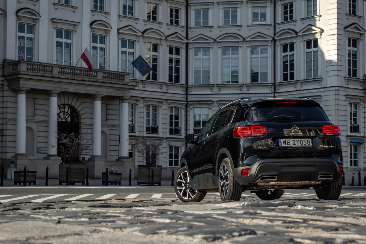 Test: Citroën C5 Aircross Hybrid 225 – z trójki koncernowych braci najlepiej odnajduje się w swojej roli