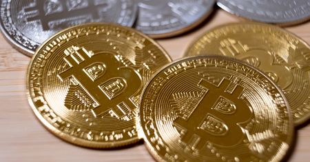 Potężny zjazd kryptowalut. Bitcoin wymazuje tegoroczne zyski