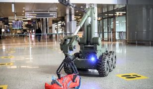 Kosztowny żart na lotnisku. Pasażer twierdził, że ma w bagażu granat